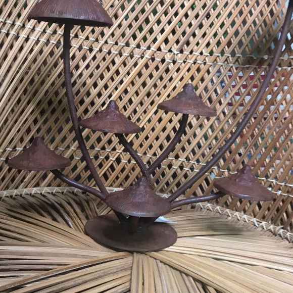 Anthropologie Whimsical Rustic Patina Iron Multiple Mushroom Tabletop Decor 🍄 - Picture 9 of 16